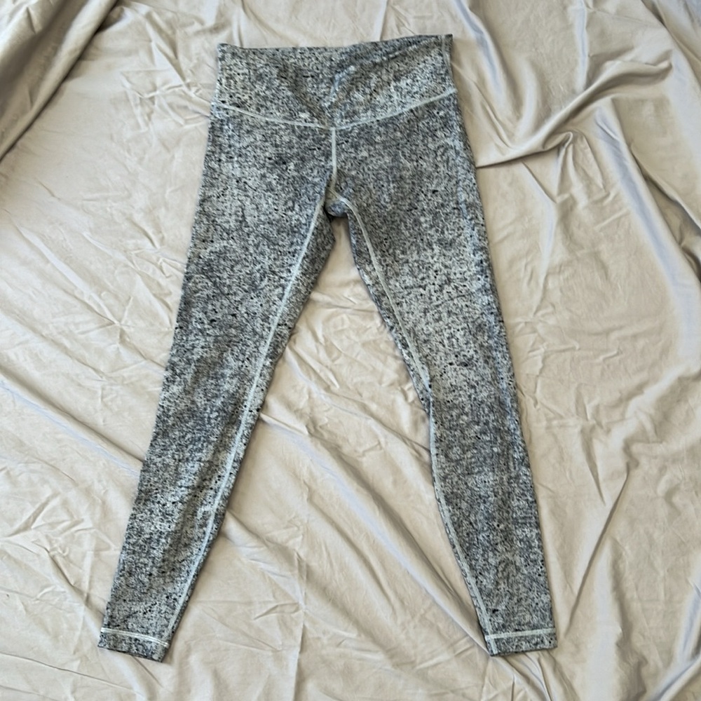 [Lululemon] Wunder Under Low-Rise Tight 28" *Full-On Luxtreme - size 8 - Picture 5 of 6